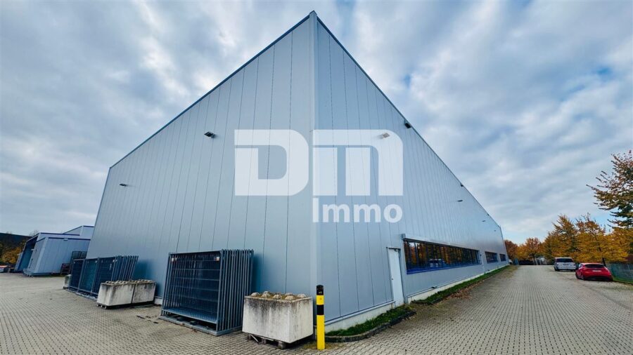 Moderne Produktions- & Lagerhalle mit Bürotrakt / Sozialräumen und Freiflächen in Kassel-Waldau - Ansicht Rück / Seite Halle umlaufende Zufahrt